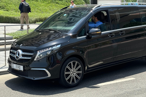 迪拜私人单程接送往返迪拜机场 (DXB)从阿尔巴沙、码头、朱美拉棕榈岛、JLT 前往 DXB 机场