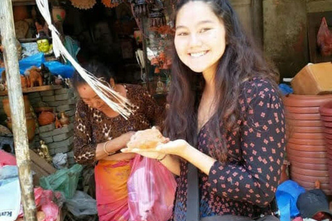 Kathmandu: Street Food and Shopping Tour with Local Guide