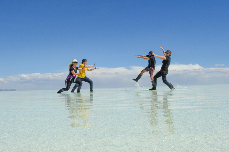 La Paz: 5-Day Uyuni Salt Flats Journey with Return ENGLISH-SPEAKING GUIDE