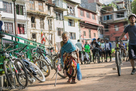 De Katmandu: excursão guiada de bicicleta de 1 dia com almoçoDe Katmandu: Excursão guiada de 1 dia de bicicleta com almoço
