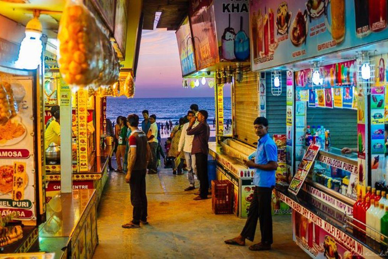 Tour gastronômico pelas ruas e praias de Mumbai com mais de 10 degustaçõesTour pela comida de rua e praia de Mumbai: coma e beba como um morador local
