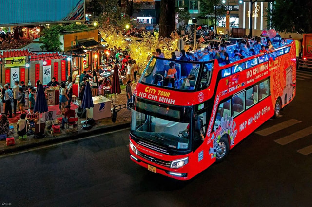 Hồ Chí Minh Street Food Motorbike Tour With Hop-on Hop-off