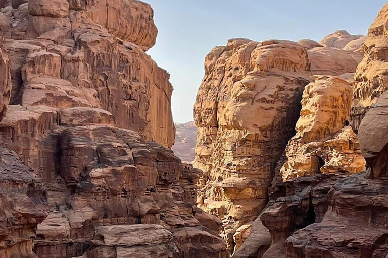 Wadi Rum: Ganztagestour nach Umm Ad Dami mit Mittagessen