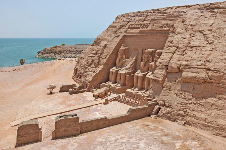 Tagestour zum Abu Simbel Tempelkomplex von Assuan aus