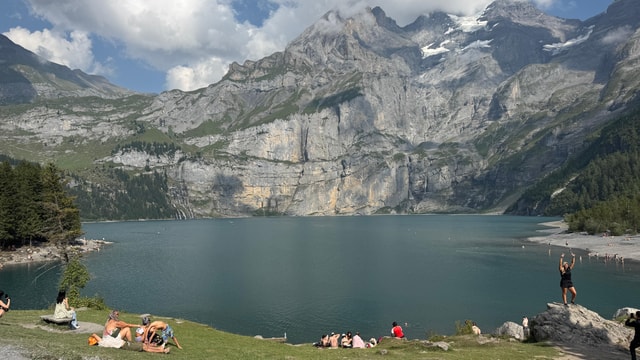 From Zurich: Private Day Trip Hike to Turquoise Oeschinensee