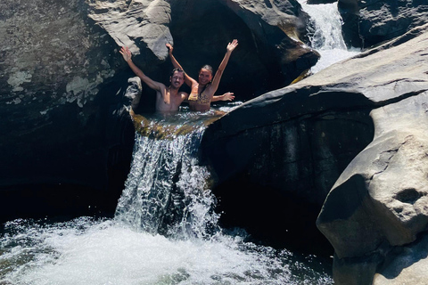 Ella Waterfall Tour: Swim & Cliff Jump at Diyaluma Falls