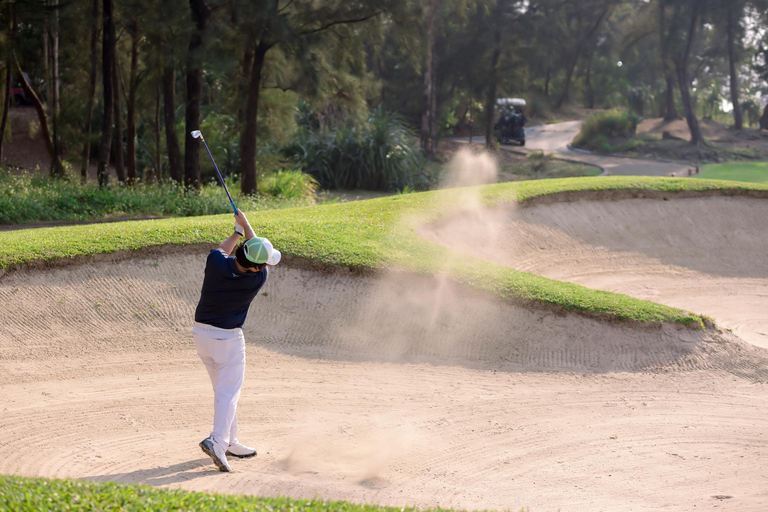 Desde Da Nang/Hoi an: Excursión de golf en Montgomerie Links Da NangCoche de alquiler + conductor sólo para el traslado ( no incluye golf )