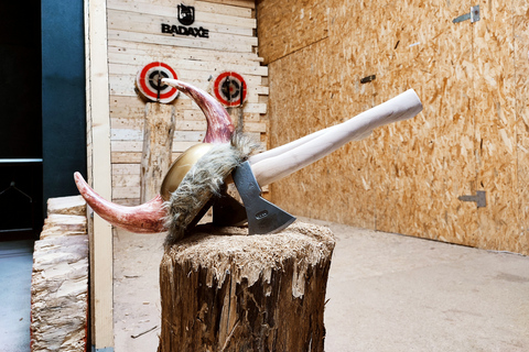 Krakow: Axe Throwing Fun