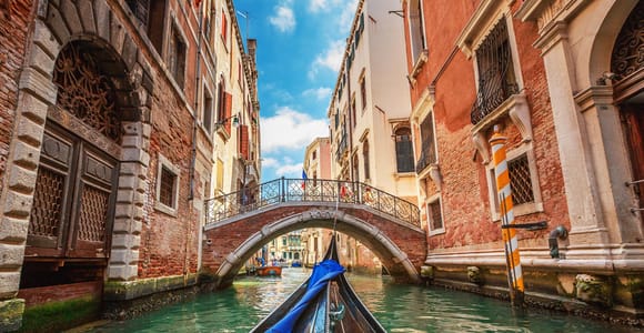 Venice Food Tour: 10 tastings with a 30 Minute Gondola Ride