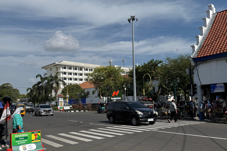 Yogyakarta: Sultan Palace and Water castle Guided Tour Water castle Guided Tour
