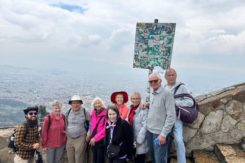 Bogotà: tour privato di un giorno alla collina di Monserrate e alla piantagione di caffèBogotà: tour privato di un giorno al Monte Monserrate e alla piantagione di caffè