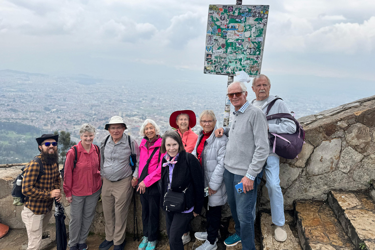 Bogotà: tour privato di un giorno alla collina di Monserrate e alla piantagione di caffèBogotà: tour privato di un giorno al Monte Monserrate e alla piantagione di caffè
