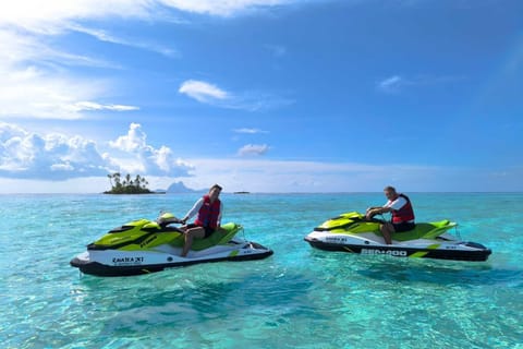 Taha'a : expérience guidée de 2 h en jet-ski autour de Taha'a