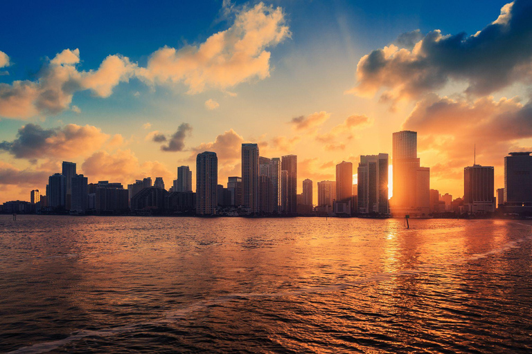 Miami - en kryssning Guidad kryssning på Biscayne BayMiami: Guidad kvällskryssning på Biscayne Bay