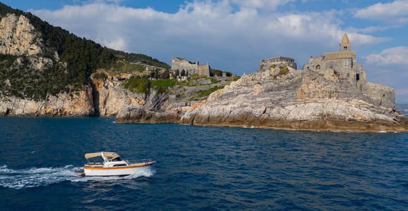 From La Spezia: Cinque Terre Boat Tour with Drinks & Snacks