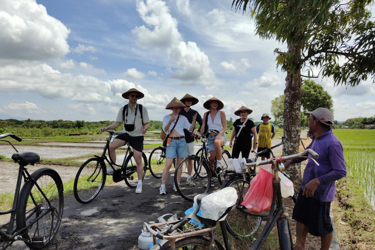 Yogyakarta: Kulon Progo Village Cycling Tour with Snacks