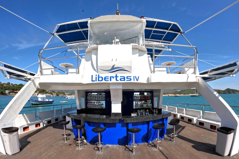 Rio de Janeiro: Exclusive catamaran ride and lunch included. Rio - Búzios Day Trip: exclusive catamaran ride and lunch included.