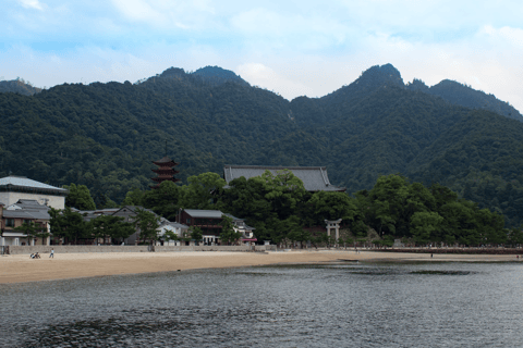 Guia de turismo de Hiroshima e Miyajima com um guia que fala inglês