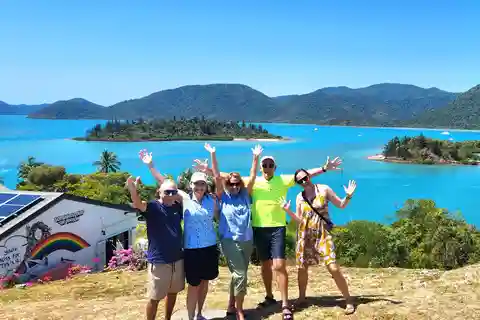 Airlie Beach: #1 Sightseeing Explorer 3hr tour.