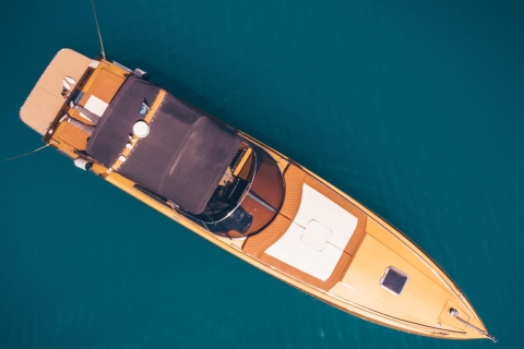 Zwarte Parel - Luxe Yacht Tour in ZakynthosLuxe Yacht Tour Blauwe Grotten en Xygia