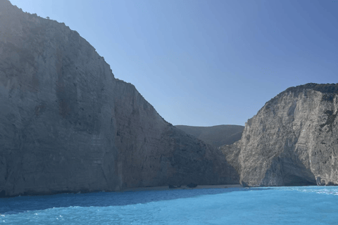 Zante: Crucero por la isla y las tortugas en EuroskyNaufragio Cuevas Azules e Isla de las Tortugas Cuevas Ceri