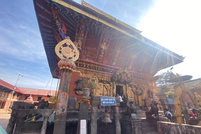 Kathmandu: Wood Carving Workshop and Changunarayan Tour