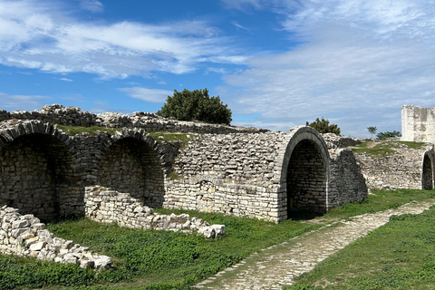 Von der Küste zu den Bergen: Albaniens Sieben-Städte-Tour