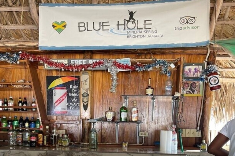 Źródełko mineralne Blue Hole, kawiarnia Rick’s Cafe i wycieczka po plaży 7 mil