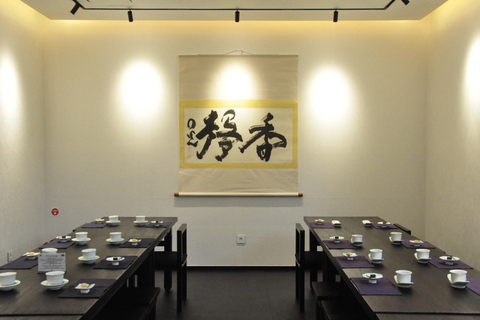 Busan: Korean Tea Ceremony Experience at Bibibidang