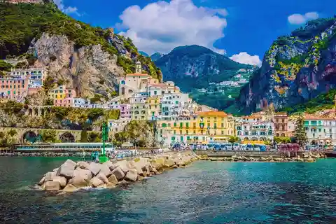 Transfert privé de Naples à Amalfi + Pompei 2h