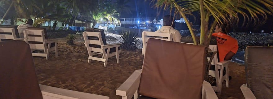 Tournée des pubs à Cape Coast