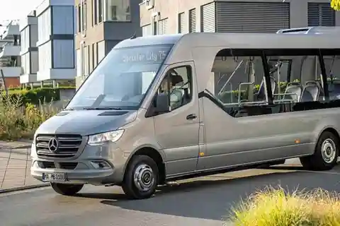 Von Neapel aus: Ticket für die Fähre nach Capri + Transportservice