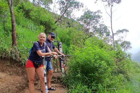 ELLA Lipton Seat Tea Test & Pluck 9Arch, Waterfalls, & Food Lipton's Seat, Little Adam Peak, 9 Arch, Ravana Waterfalls