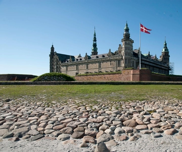 Full-Day Tour; Castle, Palace, Cathedral and Viking Ships
