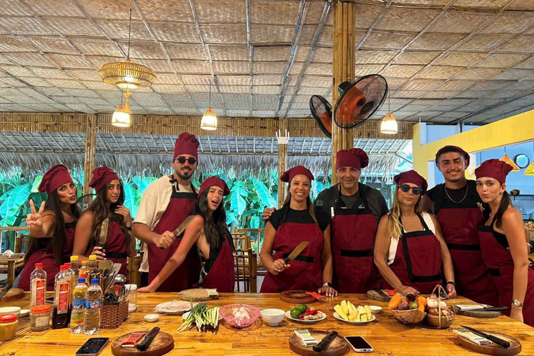 Hoi An : Cours de cuisine dans la jungle des noix de coco avec visite du marché