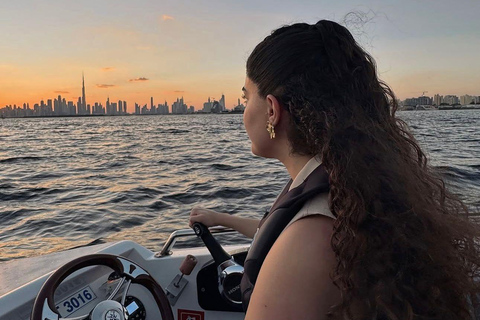 Dubai: Self-Drive Boat Tour in Creek Harbour - 5 Pax Dubai: Self-Drive Boat Experience in Creek Harbour - 5 Pax