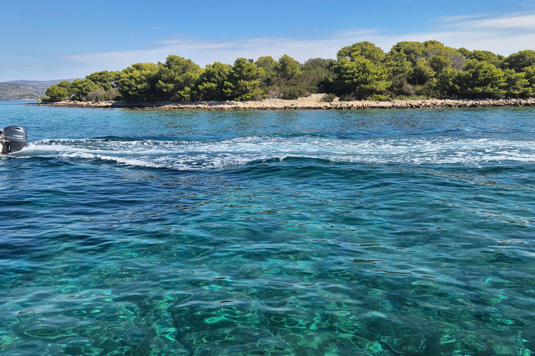 Wspaniała błękitna laguna, łódź motorowa, wino/woda i ręczniki w cenie.Włochy na plaży