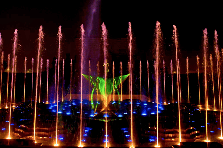 New Delhi: Akshardham Temple Tour With Light and Water Show Akshardham Temple Tour without Water and Light Show