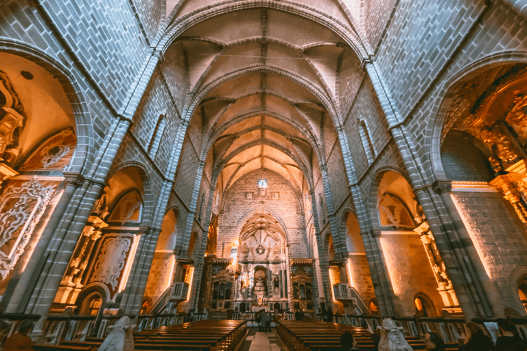 From Lisbon: Évora + Chapel of Bones + Monsaraz + Alentejo Wines Évora Tour + MONSARAZ + Wine Tasting