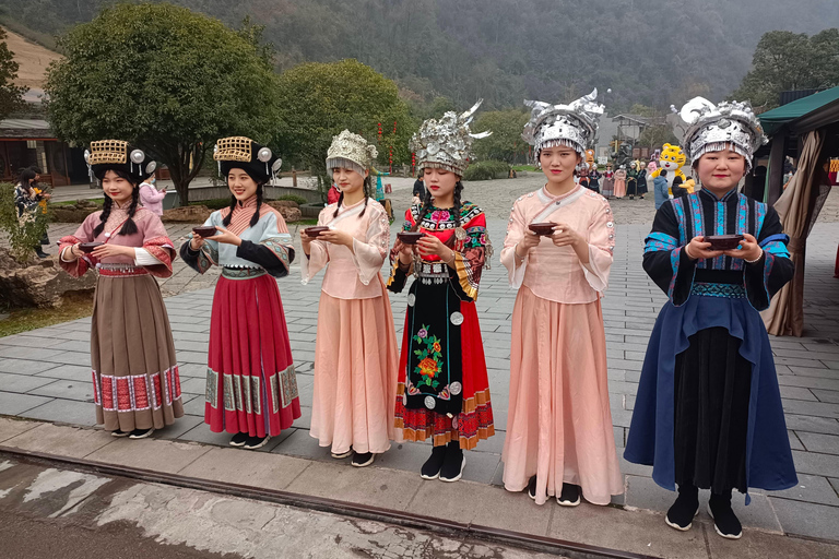 Fantastisk dagstur i Zhangjiajie med den etniska byn Tujia