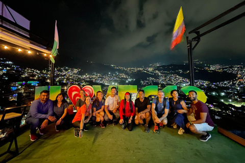 Medellín: Comuna 13 Graffiti Tour met Eiwitshake Maken