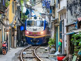 Hanoi: Wycieczka kulinarna z przewodnikiem z wizytą na ulicy kolejowej