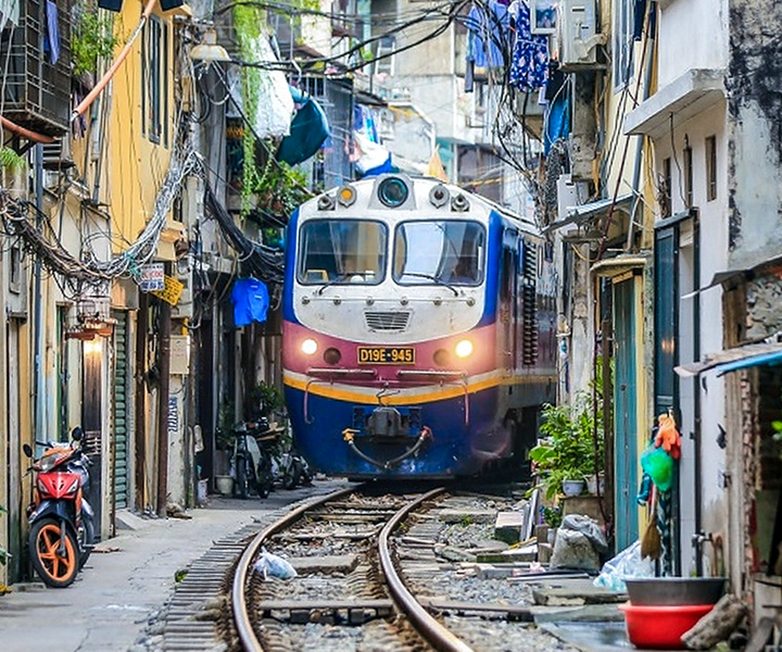 Hanoi Food Tour with Train Street Visit