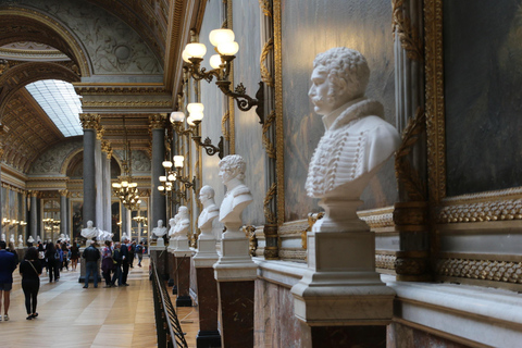 Versailles: Skip-the-Line Versailles Palace and Garden Tour Transport from Paris + Palace Guided Tour + Gardens Access