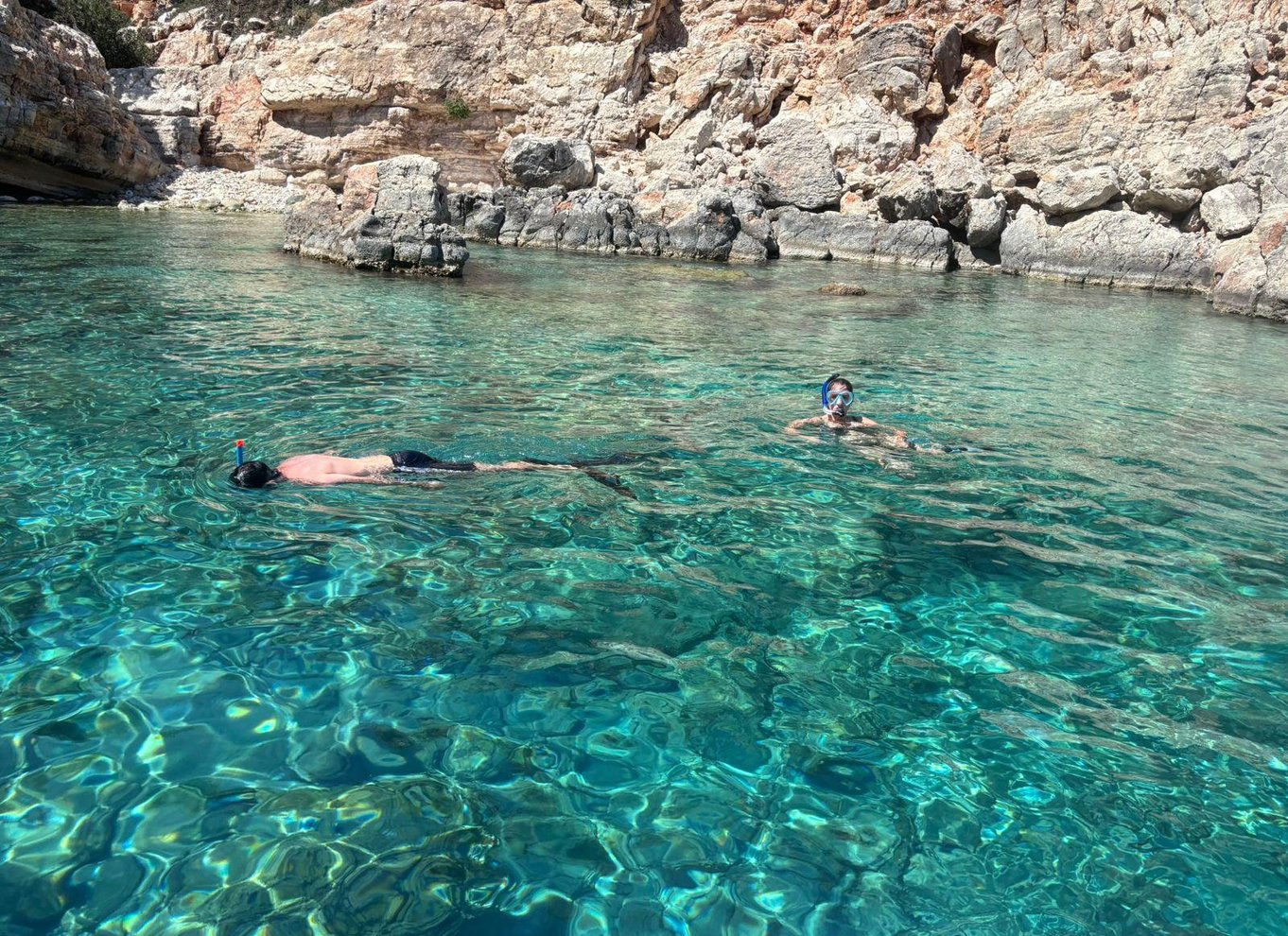 Chania: Bådtur med guidet tur med snorkling
