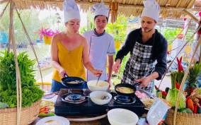Hoi An: Basket Boat with Lantern-Making & Cooking Class Tour