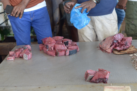 Avventura al mercato del pesce di Dar es salaam
