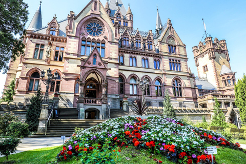 Private Food Tasting & Toronto Old Town Guided Walking Tour 2.5-hour: Food Tasting Tour at 2 Venues