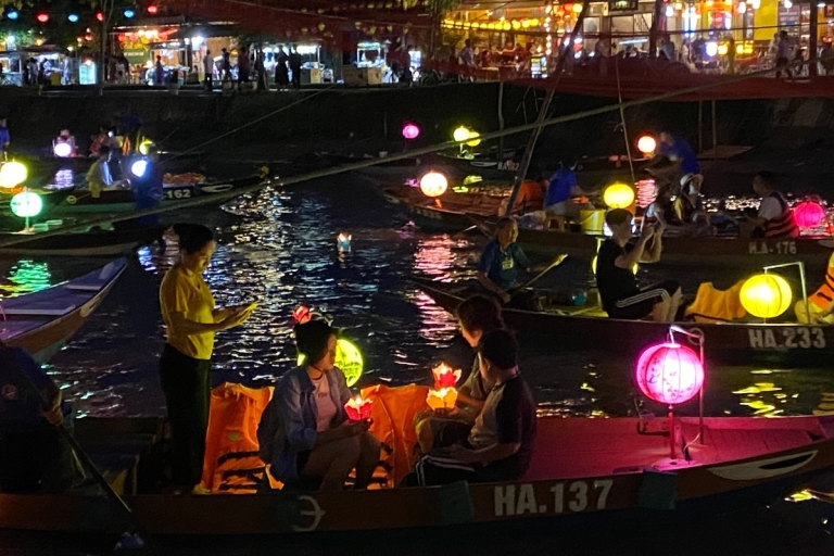 Visite de la ville de Hoi An : Tour en bateau et lâcher de lanternesVisite de la ville de Hoi An : Promenade en bateau et lâcher de lanternes