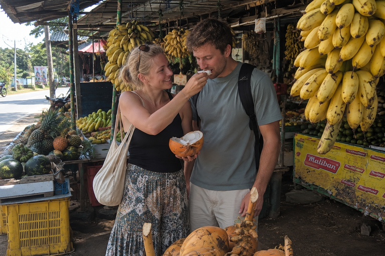 Kandy: Exotic Fruit Tasting & Tuk-Tuk Market Tour